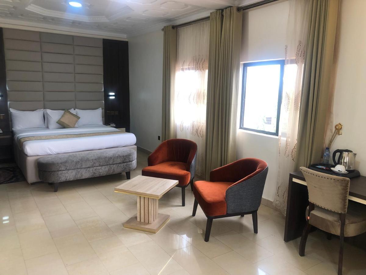 Roban Hotels Limited Enugu Bagian luar foto