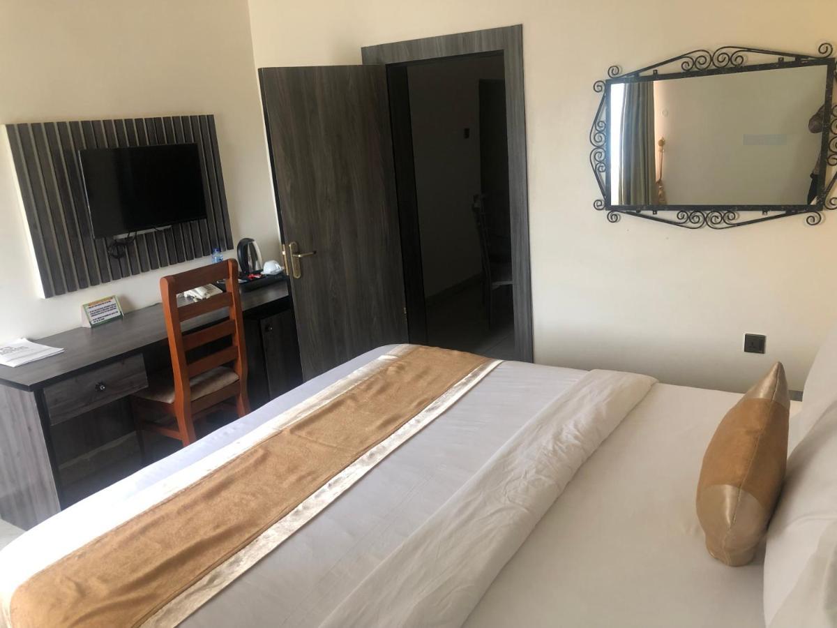 Roban Hotels Limited Enugu Bagian luar foto