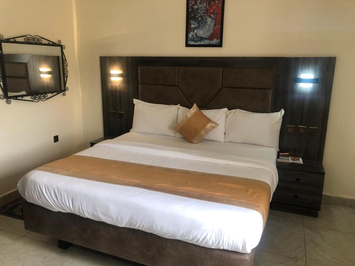 Roban Hotels Limited Enugu Bagian luar foto