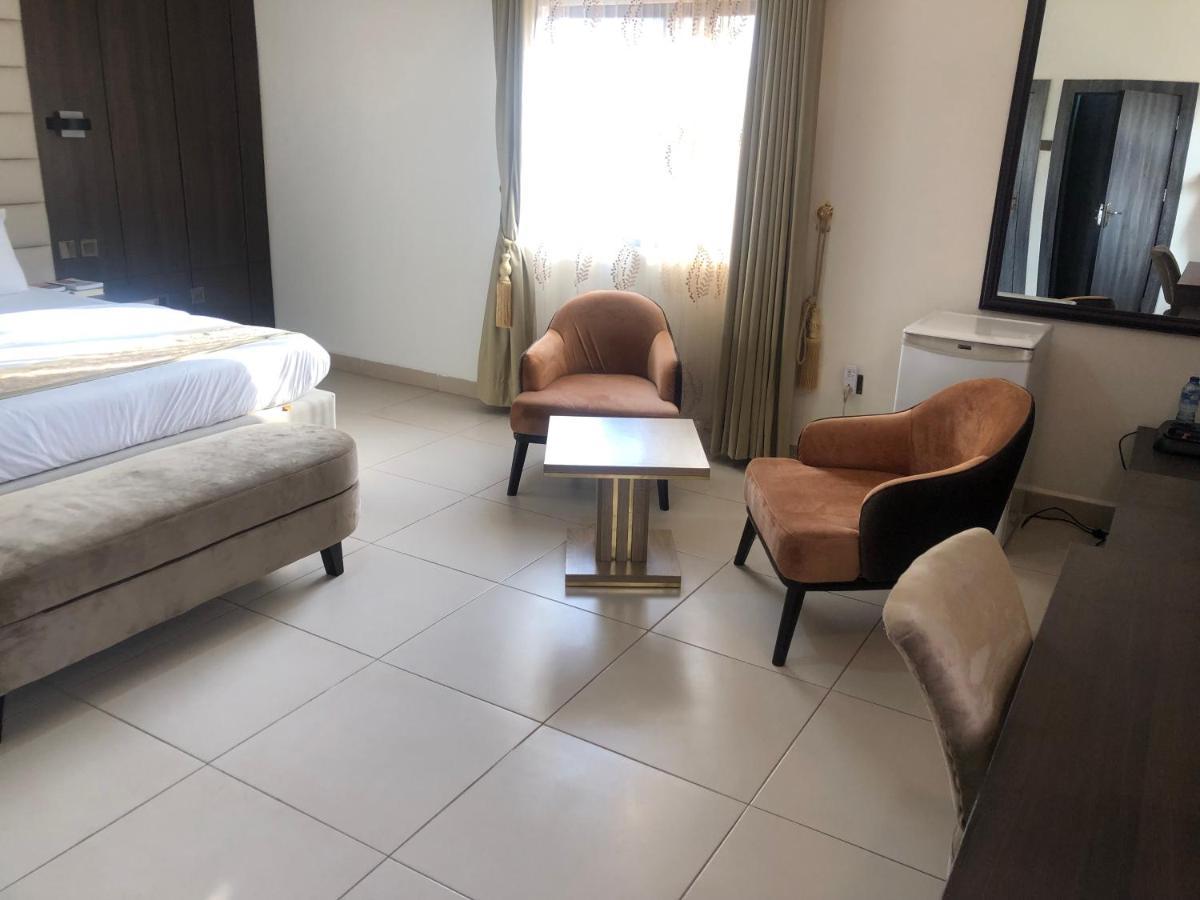Roban Hotels Limited Enugu Bagian luar foto