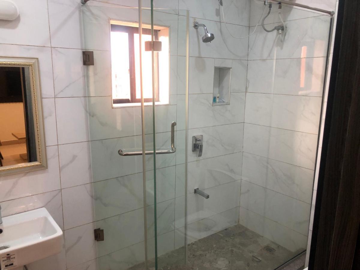 Roban Hotels Limited Enugu Bagian luar foto