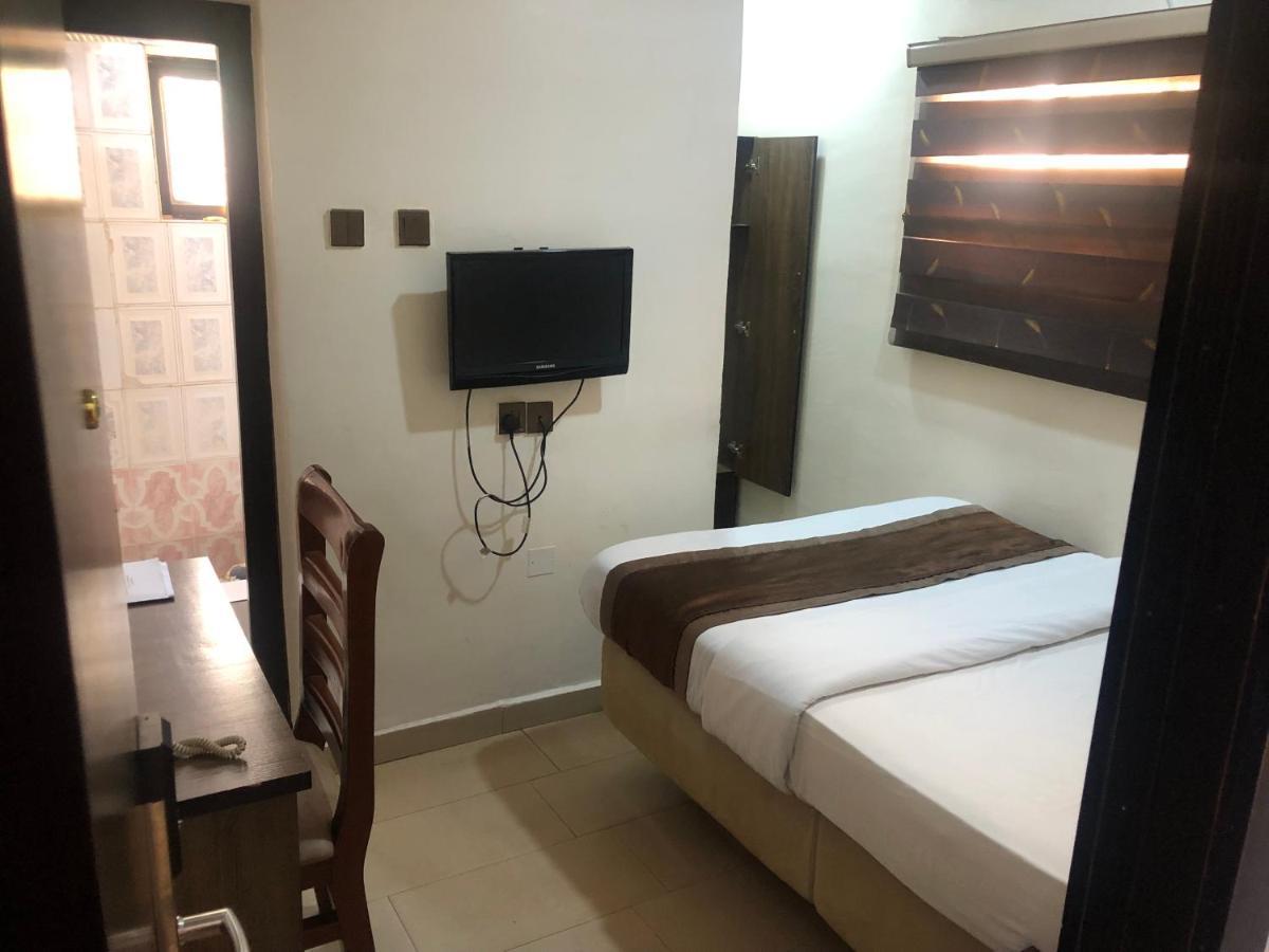 Roban Hotels Limited Enugu Bagian luar foto