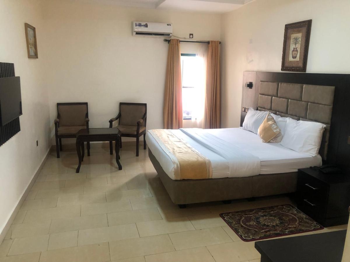 Roban Hotels Limited Enugu Bagian luar foto