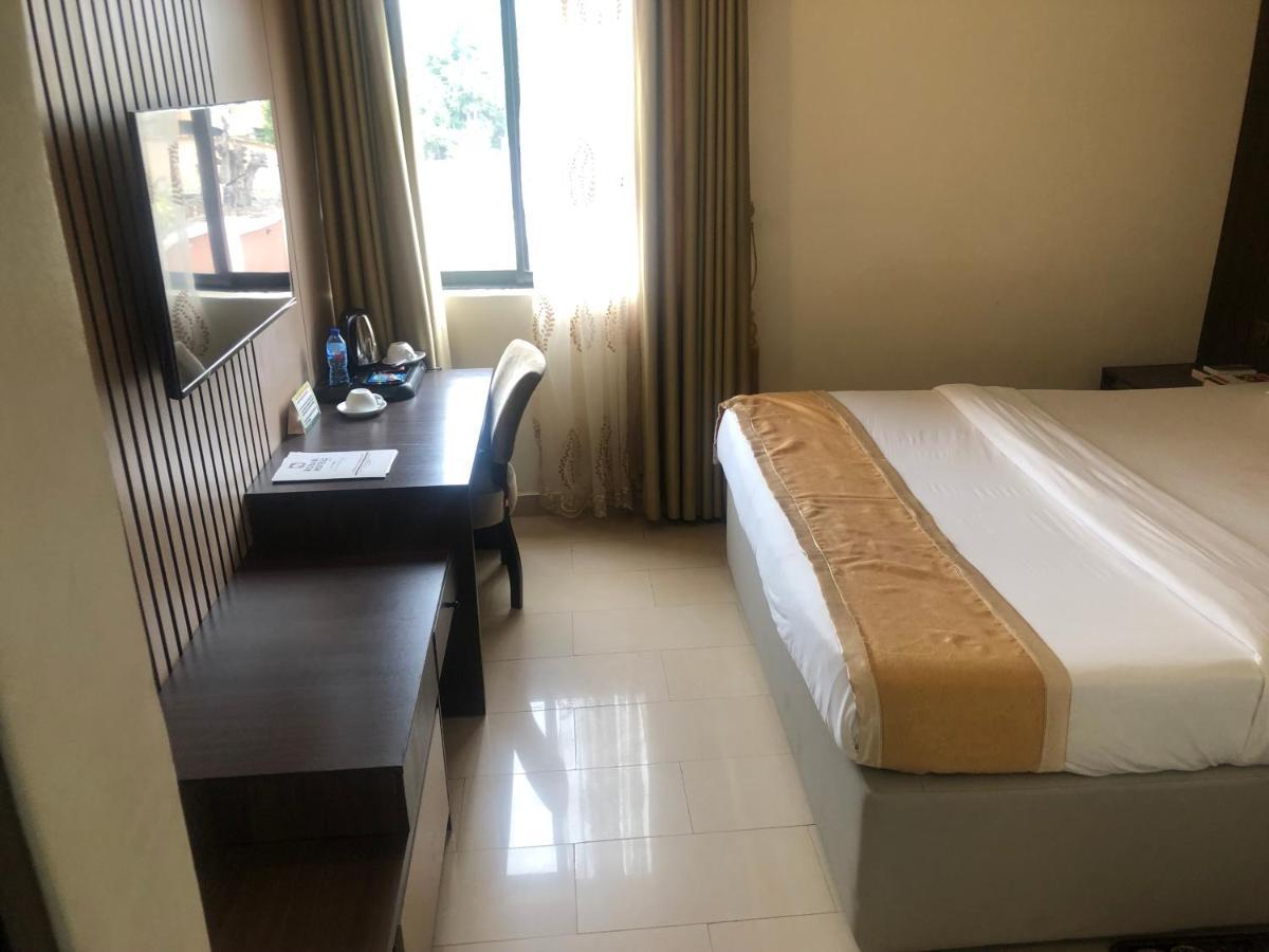 Roban Hotels Limited Enugu Bagian luar foto