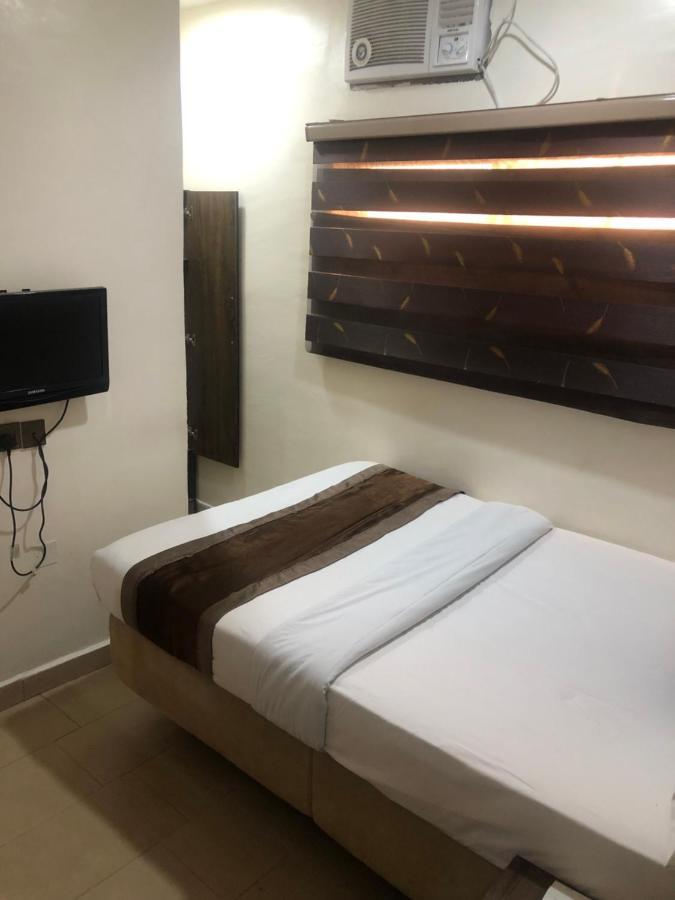 Roban Hotels Limited Enugu Bagian luar foto
