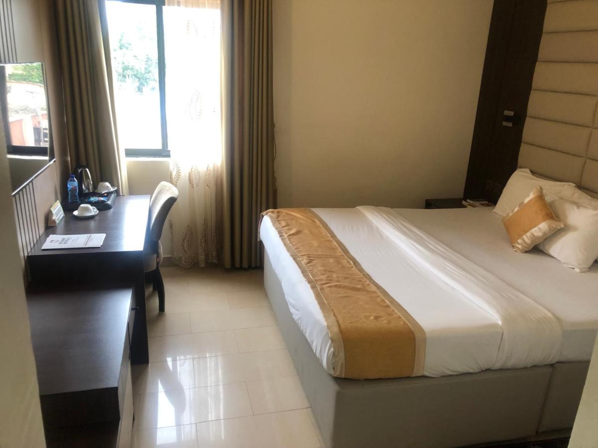 Roban Hotels Limited Enugu Bagian luar foto