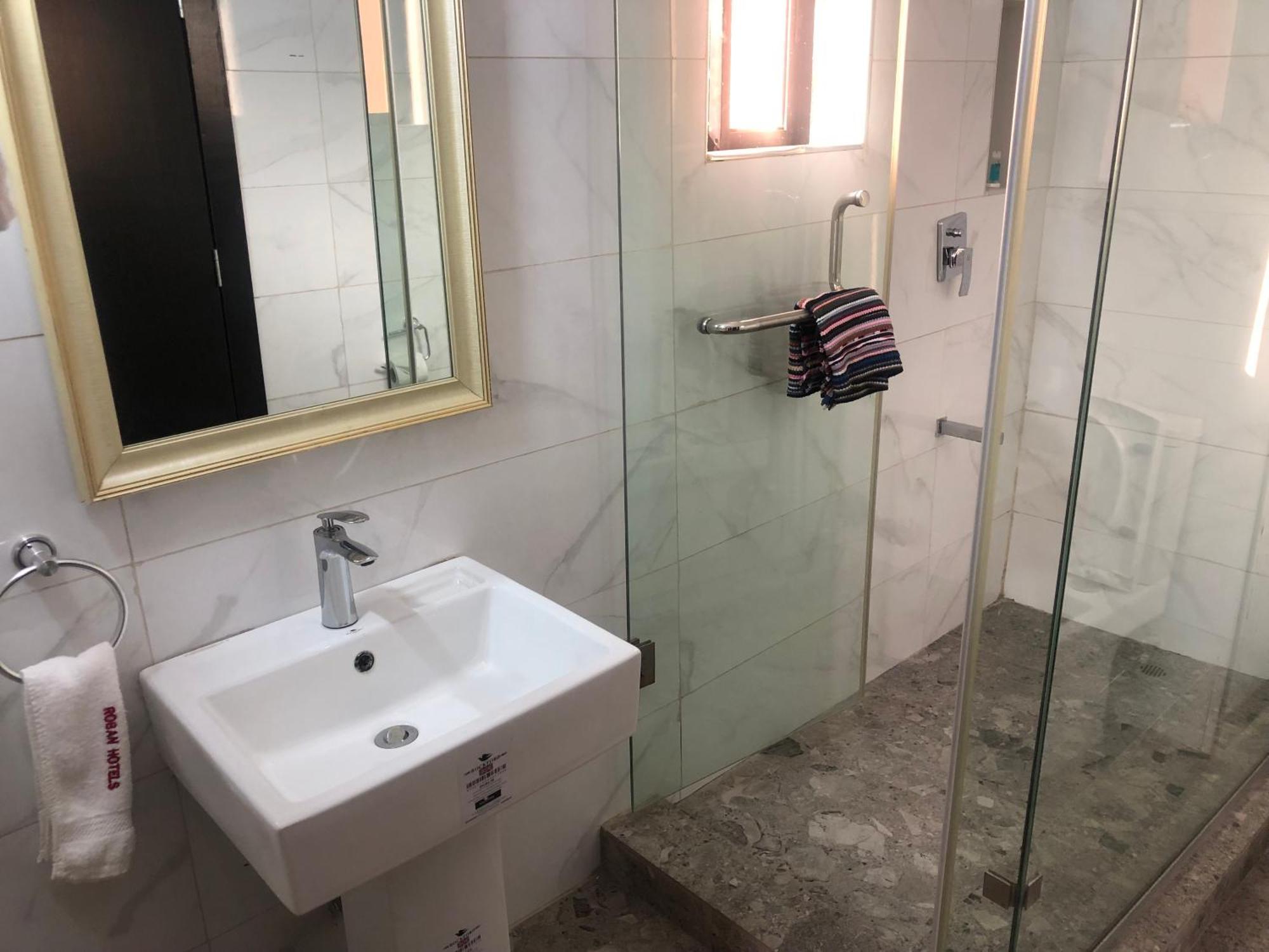 Roban Hotels Limited Enugu Bagian luar foto